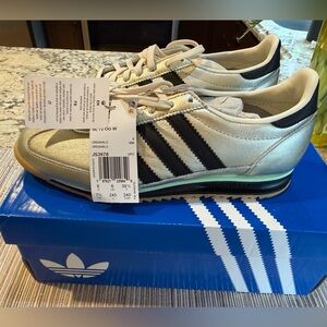NEW adidas  Women’s Metallic SL 72 OG SHOES Off White/Core Black/Gum, Size 7.5